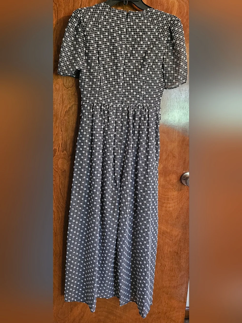 Calvin Klein Women V-Neck Black & White Clip-Dot Chiffon Maxi Dress - Picture 9 of 12